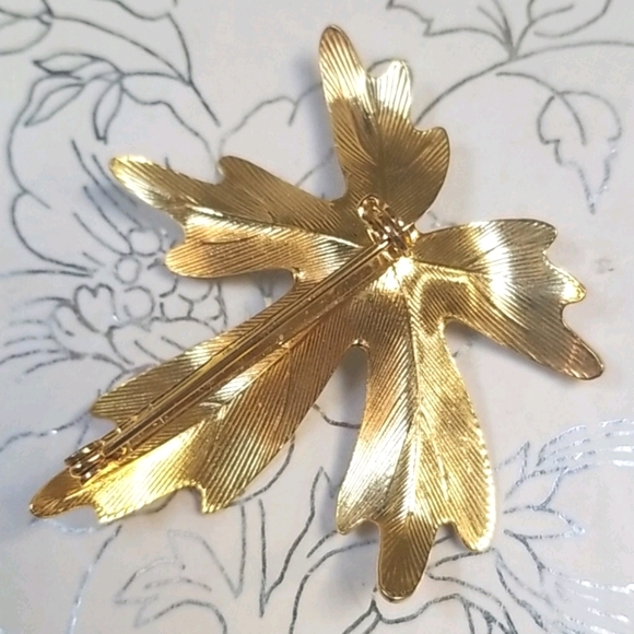 Vintage Mid Century 1960s Goldtone Metal Leaf Brooch Pin - Picture 5 of 13